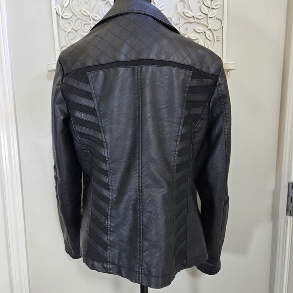 Cleo Womans Black Faux Leather Jacket Size Med - Picture 4 of 5